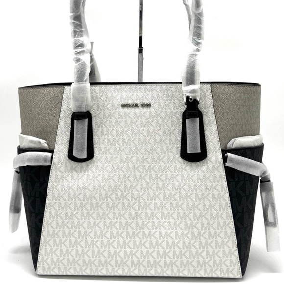 Michael Kors Voyager Large Color-Block Signature Tote Bag - Optic White Multi - Picture 1 of 11